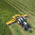 Valtra T4 - Poste de conduite inversé "Twin Track" disponible en option