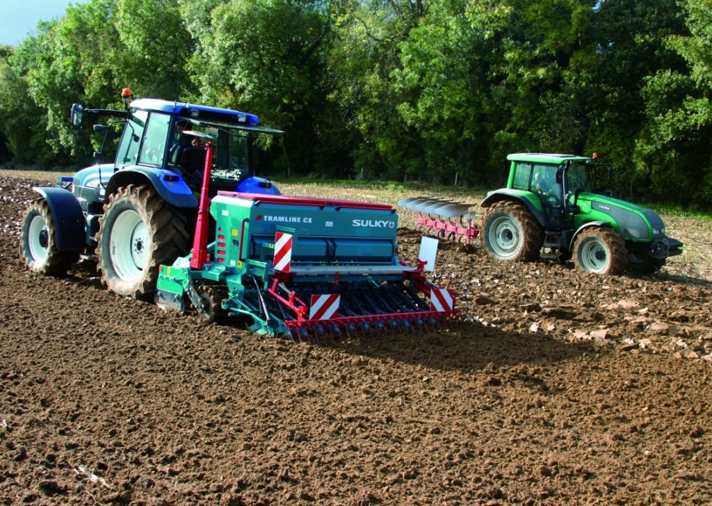 SULKY TRAMLINE CX - Une trémie monobloc jusqu'à 1000 l de capacité