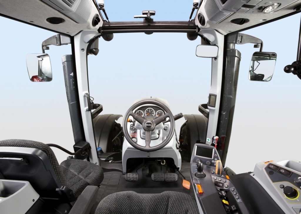 Valtra T4 - Nouvelle cabine Sky View: vision 360°