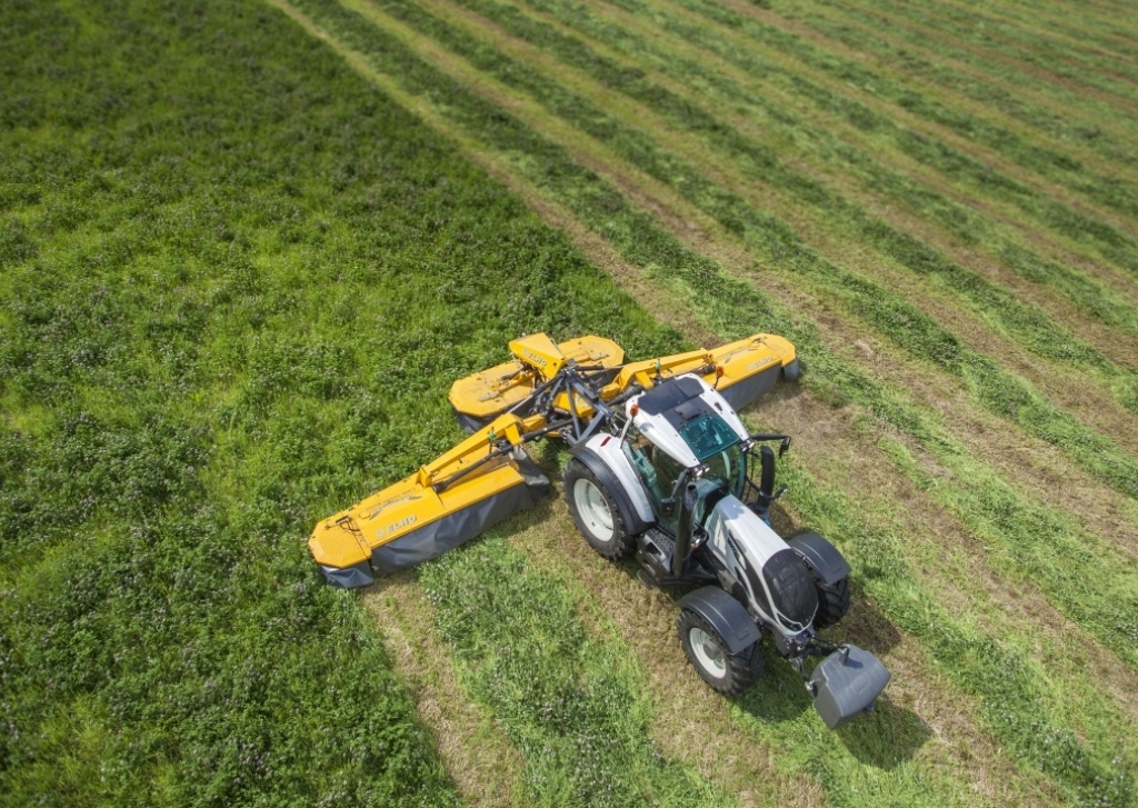 Valtra T4 - Poste de conduite Twin Trac disponible en otpion