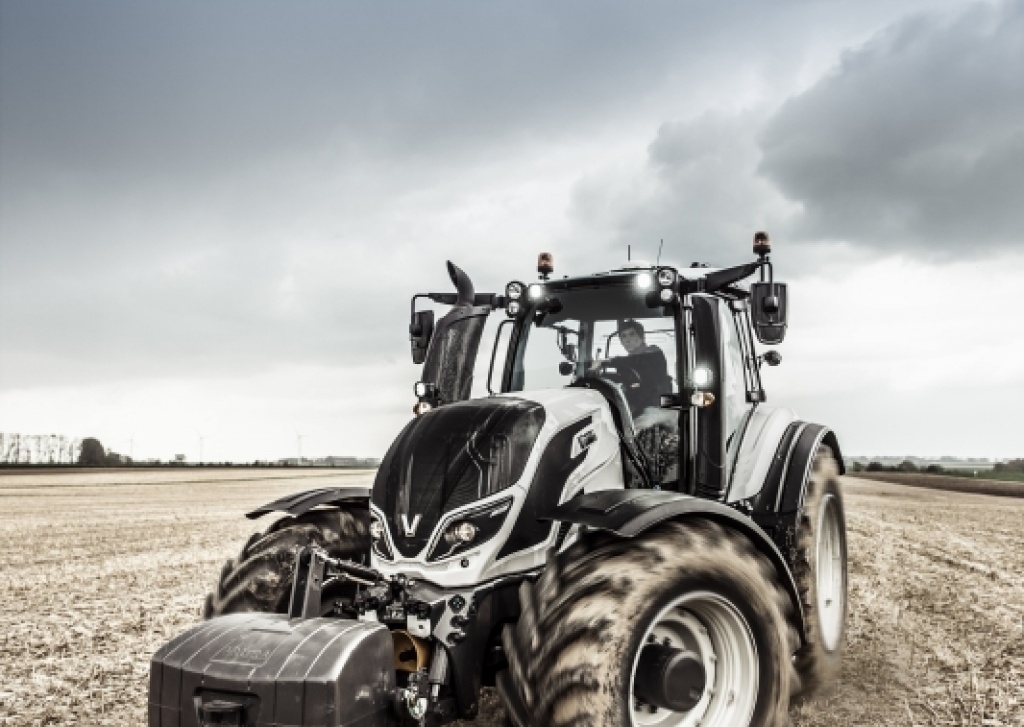 Valtra T4 - Rayon de braquage réduit à 5.25m!