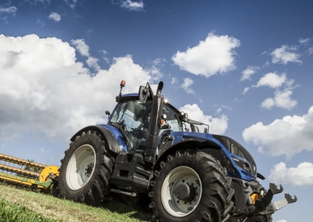 Valtra T4 - Toujours 7 couleurs au choix!