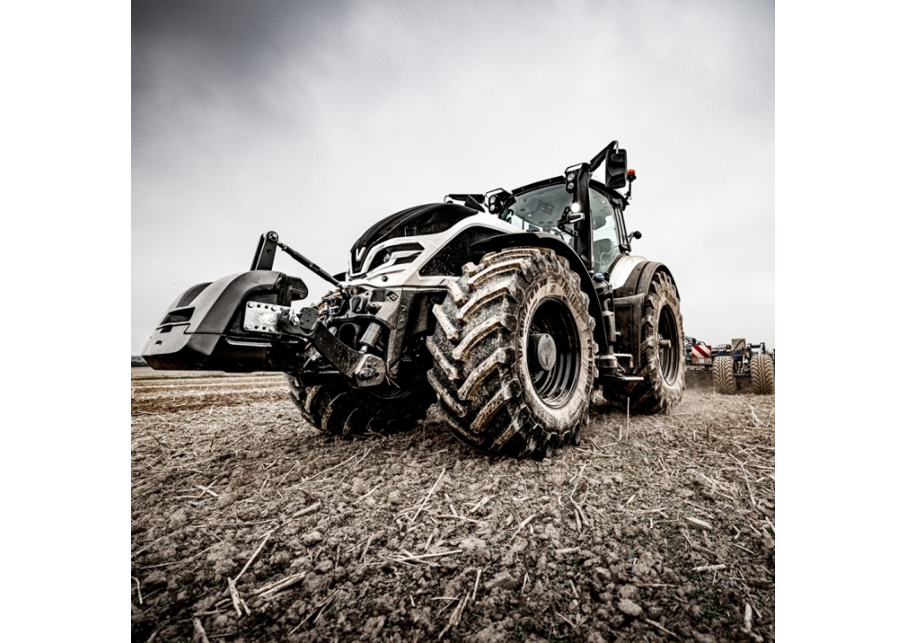 VALTRA Q5