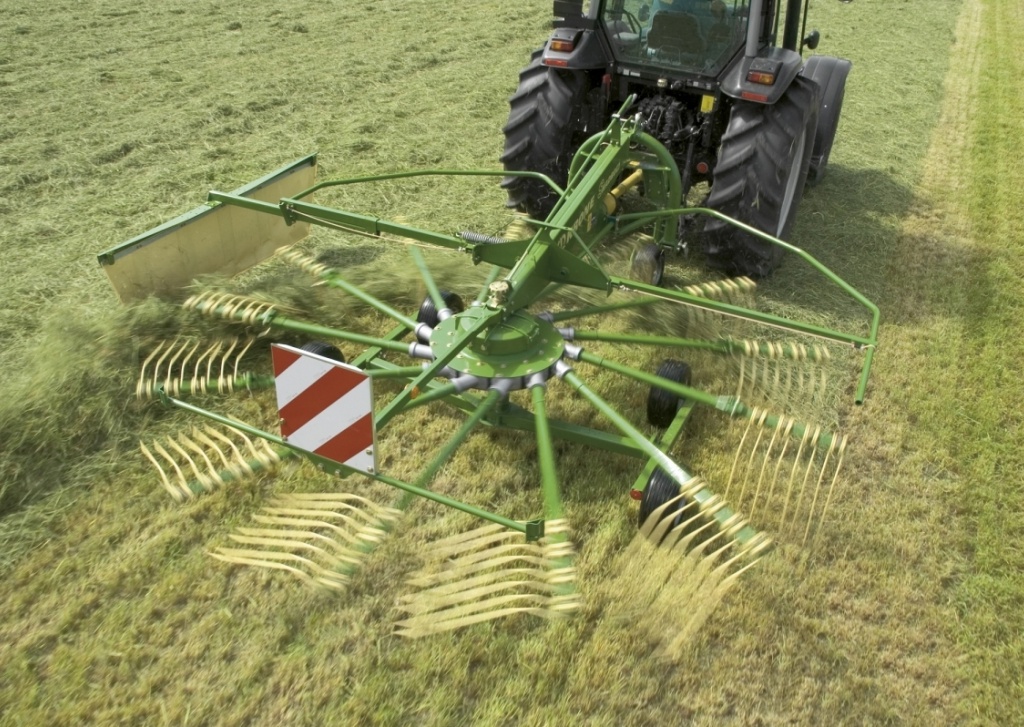 KRONE - SWADRO 42 - Ratissage propre sur sols non plats